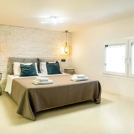 Victoria'S Suites Corfu Lefkimmi  Exterior photo